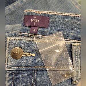 NWT NYDJ Straight Jeans - Size 14